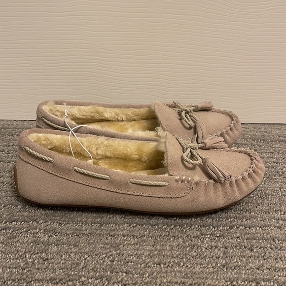 Lucky Brand Cream Faux Fur Lined Suede Moccasins - Picture 4 of 5